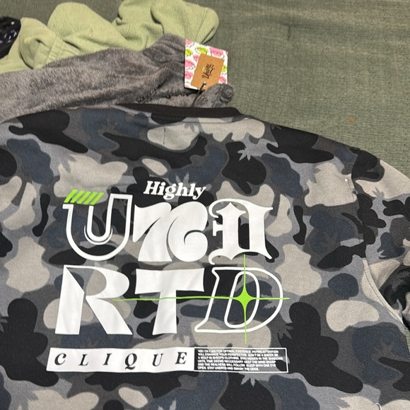 This Is a brand new set Great Material - Picture 6 of 7